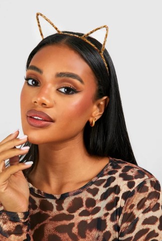 Halloween Accessories For The Girl Who Kinda Likes To Dress Up