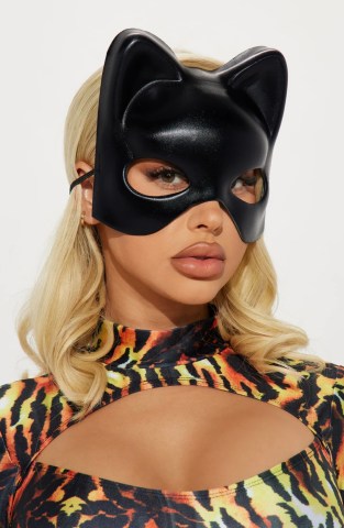 Halloween Accessories For The Girl Who Kinda Likes To Dress Up