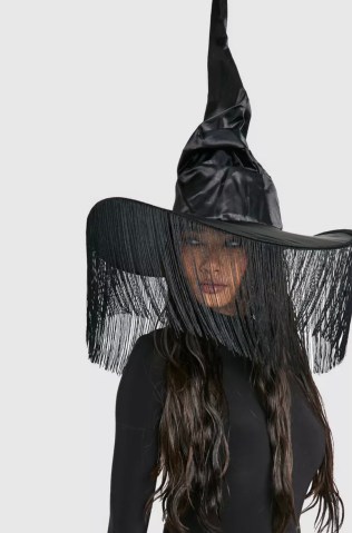 Halloween Accessories For The Girl Who Kinda Likes To Dress Up